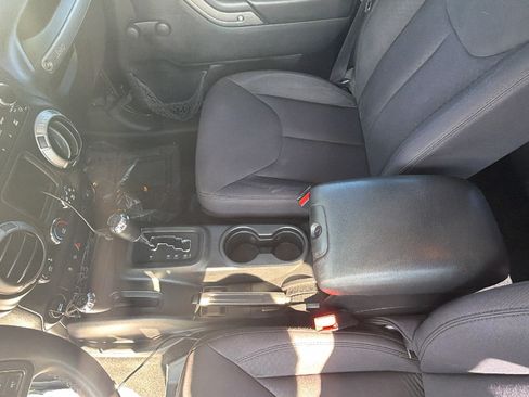 Used 2013 Jeep Wrangler Unlimited Sport w/ Connectivity Group AWD/4WD image 12