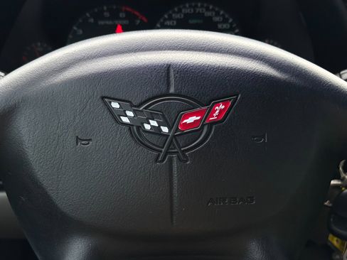 Used 2004 Chevrolet Corvette Coupe w/ Preferred Equipment Group RWD image 24