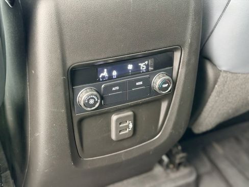 Used 2019 Buick Enclave Essence image 25