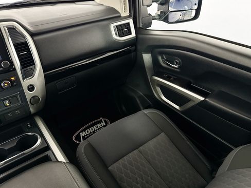 Used 2020 Nissan Titan SV w/ SV Convenience Package AWD/4WD image 28