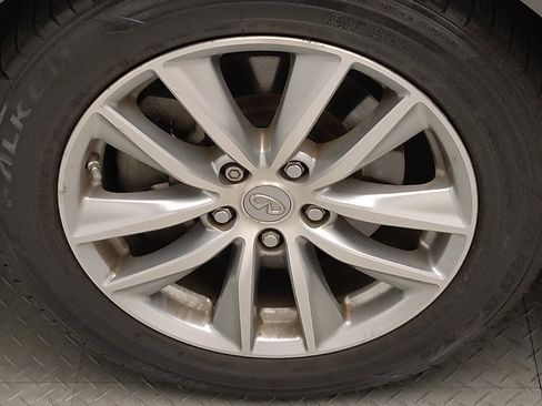 Used 2017 INFINITI Q50 3.0t Premium w/ Driver Assistance Package image 31