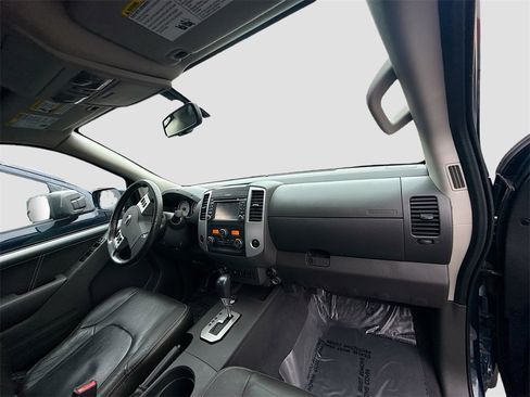 Used 2020 Nissan Frontier PRO-4X image 31