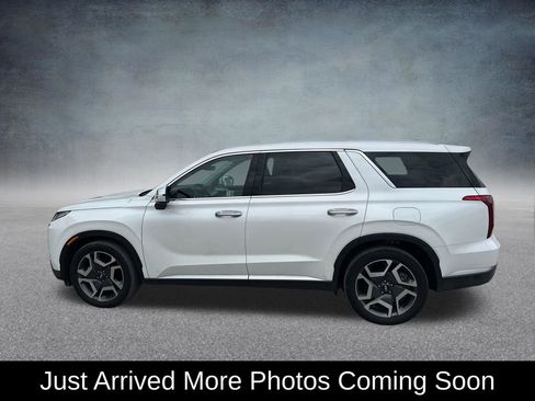 Used 2024 Hyundai Palisade SEL w/ Premium Package AWD/4WD image 3