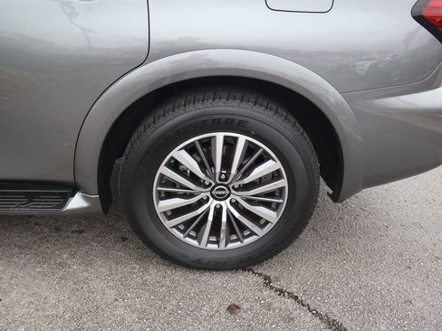 Used 2024 Nissan Armada SL image 9