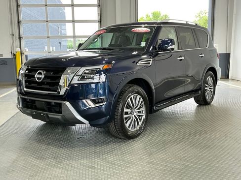 Used 2024 Nissan Armada SL w/ Captain's Chairs Package AWD/4WD image 2