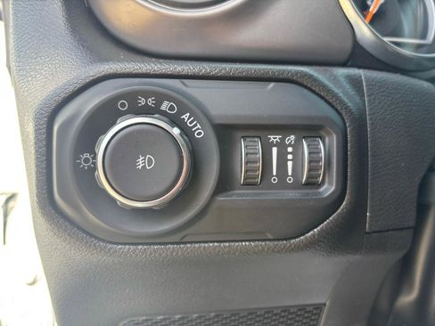 Used 2022 Jeep Wrangler Sport image 16