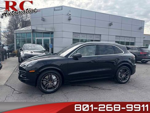 Used 2020 Porsche Cayenne S image 1