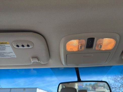 Used 2010 Lincoln MKZ image 25