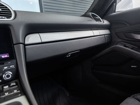 Certified 2020 Porsche 718 Cayman GT4 RWD image 40