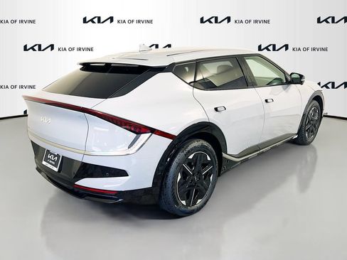 New 2026 Kia EV6 Wind RWD image 7