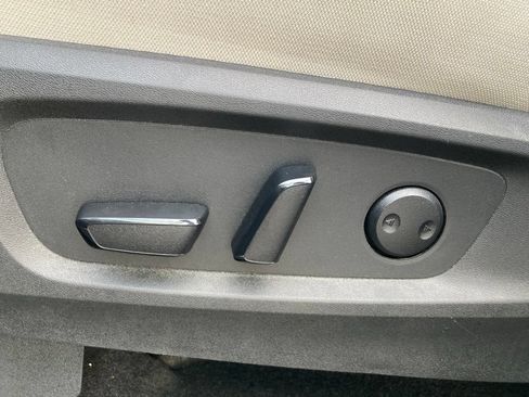 Used 2025 Nissan Pathfinder SV AWD/4WD image 14