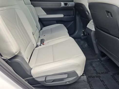 Certified 2025 Hyundai Santa Fe SEL FWD image 15