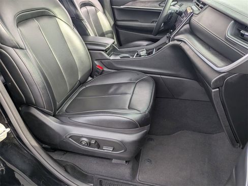 Used 2024 Jeep Grand Cherokee L Limited w/ Luxury Tech Group II image 30