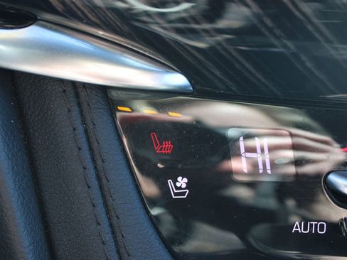 Used 2024 Cadillac XT6 Premium Luxury image 49