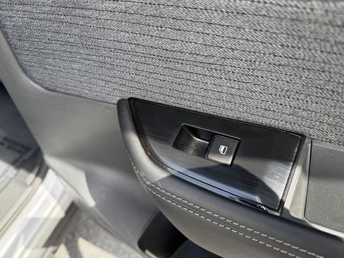 Used 2023 Nissan Rogue SV image 28