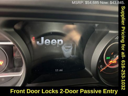 New 2025 Jeep Gladiator Sport image 10