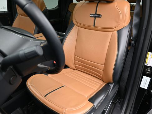 Used 2024 Ford F350 Platinum w/ FX4 Off-Road Package image 20