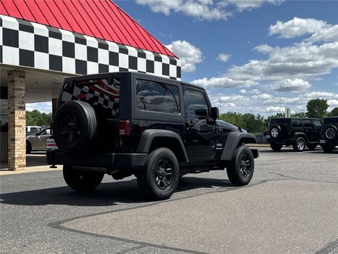Used 2017 Jeep Wrangler Sport w/ Connectivity Group AWD/4WD image 7