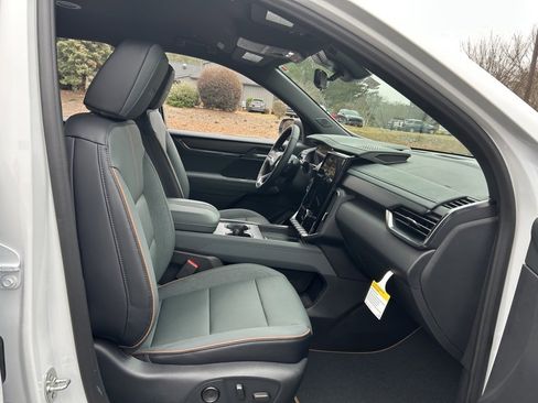 New 2026 GMC Acadia AT4 image 50