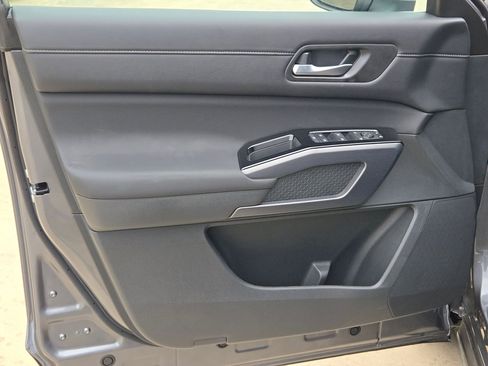 New 2026 Nissan Pathfinder SL FWD image 11