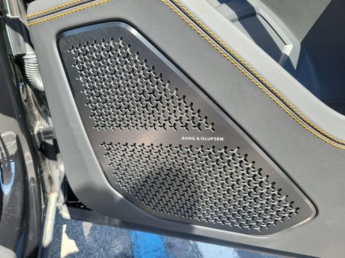Used 2024 Lamborghini Urus S AWD/4WD image 12