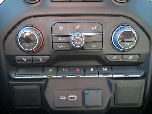 Used 2022 Chevrolet Silverado 1500 LT AWD/4WD image 14