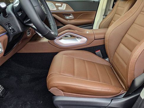 New 2026 Mercedes-Benz GLS 450 4MATIC image 15