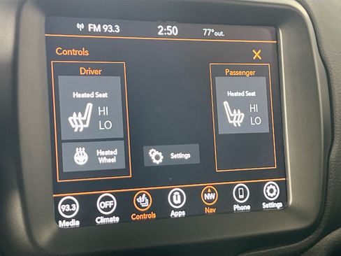 Used 2023 Jeep Renegade Limited w/ Sun/Sound Group AWD/4WD image 20