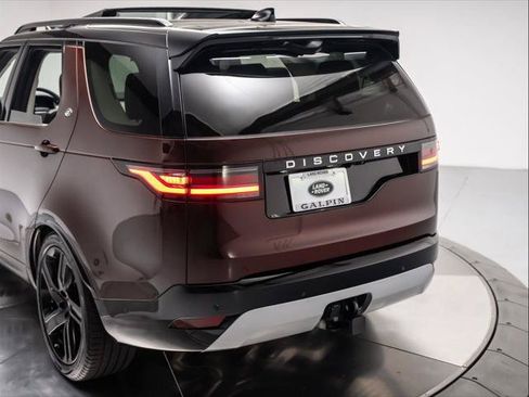 New 2026 Land Rover Discovery Limited Edition AWD/4WD image 32