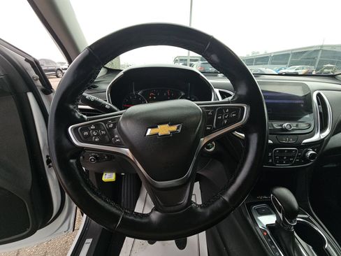 Used 2023 Chevrolet Equinox Premier AWD/4WD image 8