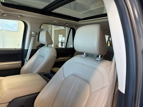 Used 2022 Ford Expedition Max Limited AWD/4WD image 14