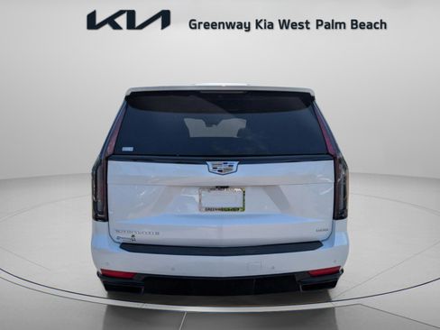 Used 2022 Cadillac Escalade ESV Sport image 6