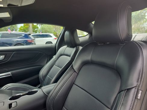 Used 2025 Ford Mustang Premium RWD image 15