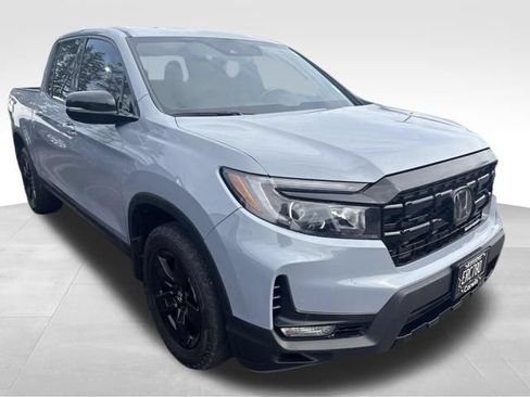 Used 2025 Honda Ridgeline Black Edition image 10