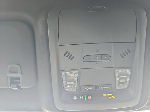 Used 2025 Chevrolet Blazer RS FWD image 20