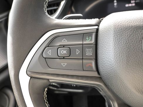 New 2025 Jeep Grand Cherokee Altitude image 24