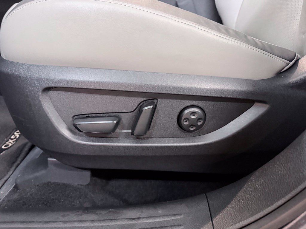 Certified 2023 INFINITI QX50 Luxe FWD image 11