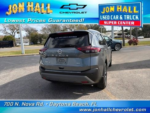Used 2021 Nissan Rogue SV w/ Premium Package image 10