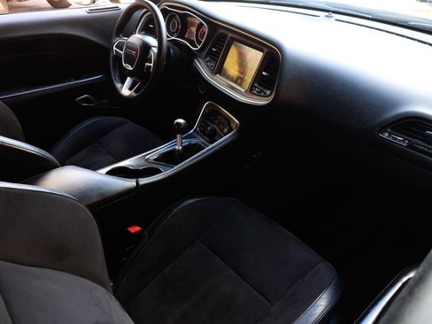 Used 2015 Dodge Challenger R/T Scat Pack w/ Scat Pack Appearance Package image 21