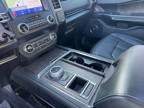 Used 2021 Ford Expedition Limited image 24