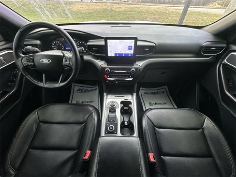 Used 2020 Ford Explorer XLT w/ Equipment Group 202A image 20
