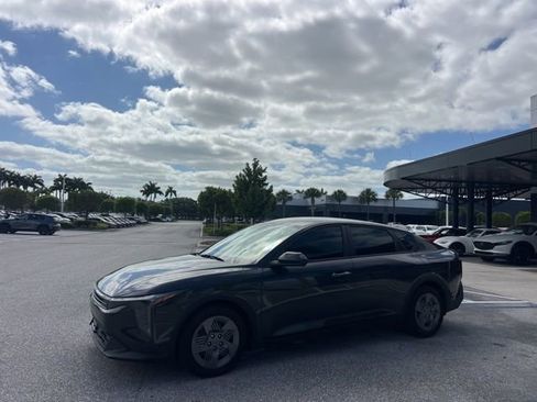 Used 2025 Kia K4 LX image 10