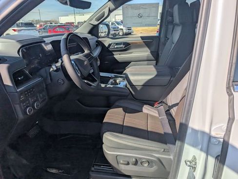 New 2026 Chevrolet Suburban High Country image 13