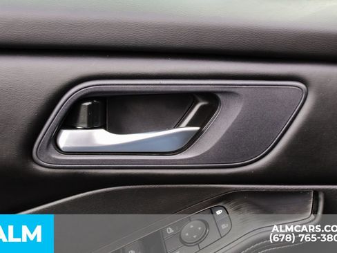 Used 2025 Nissan Rogue SV FWD image 41