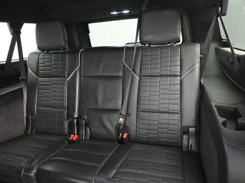 Used 2023 Cadillac Escalade ESV Sport Platinum image 27