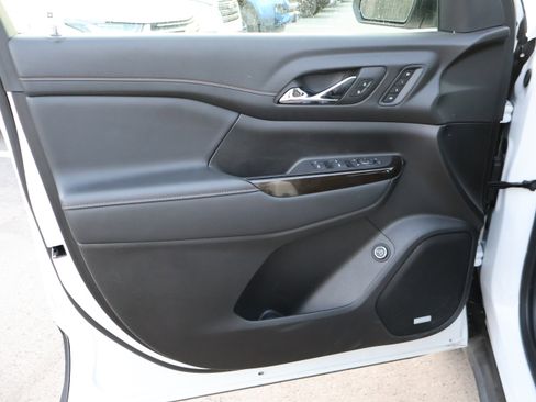 Used 2023 GMC Acadia AT4 w/ Technology Package image 27