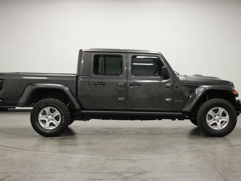 Used 2022 Jeep Gladiator Rubicon w/ Trailer Tow Package image 9