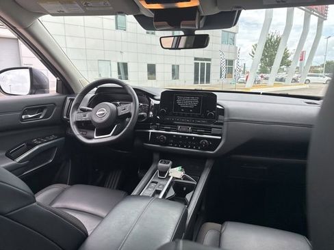Used 2025 Nissan Pathfinder SL w/ SL Premium Package FWD image 21