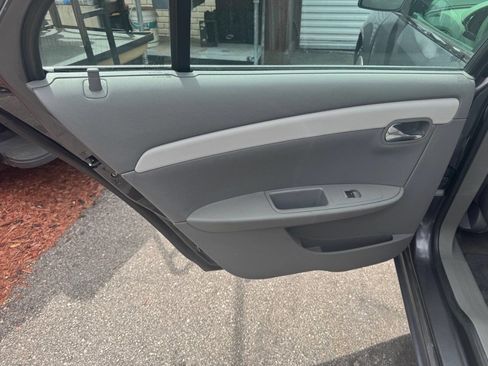 Used 2010 Chevrolet Malibu LS image 21