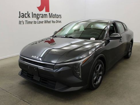 Used 2025 Kia K4 FWD image 2